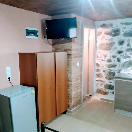 Panos Stone Tower 펜션 *