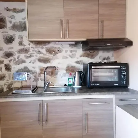 Panos Stone Tower 펜션