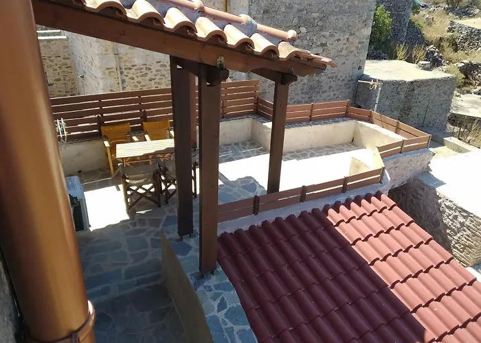 Panos Stone Tower بيت للعطل