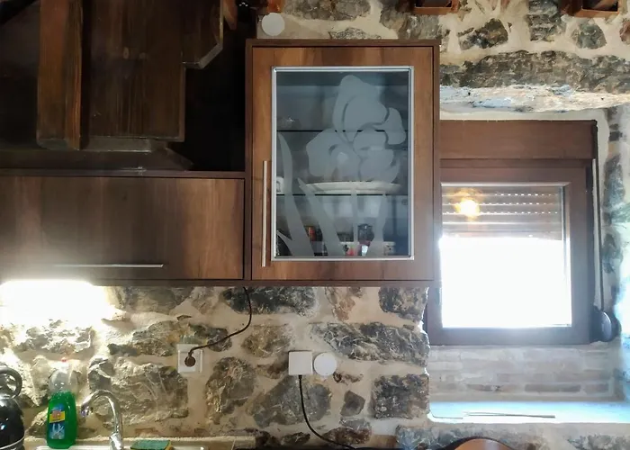 Panos Stone Tower بيت للعطل *