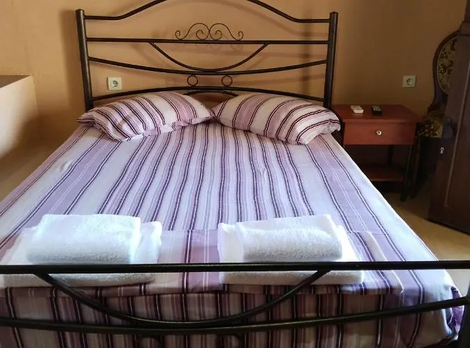 Panos Stone Tower بيت للعطل